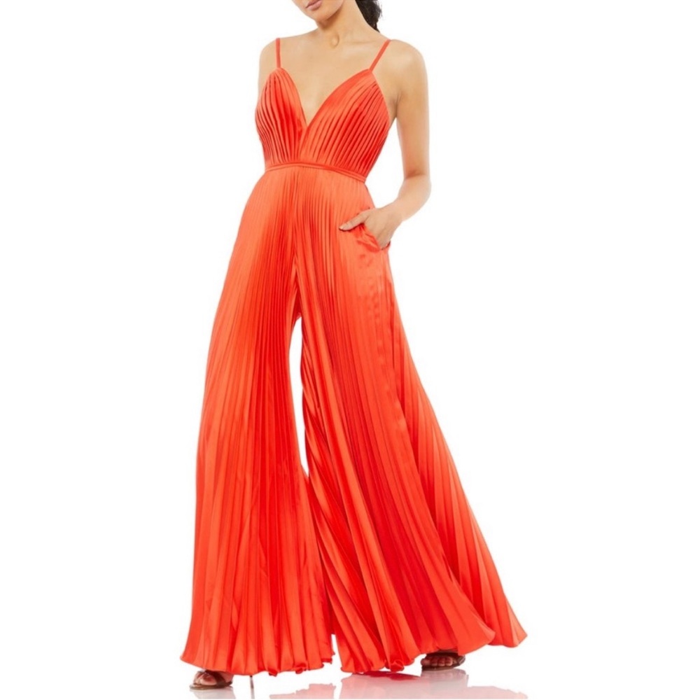 MAC DUGGAL PLEATED PLUNGE NECK WIDE LEG JUMPSUIT